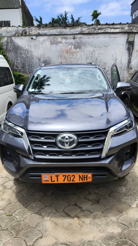 Toyota  Fortuner 